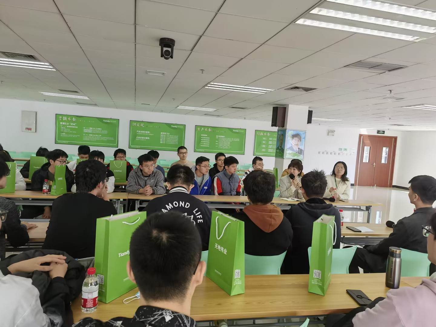 mg冰球突破·豪华版(试玩)官方网站